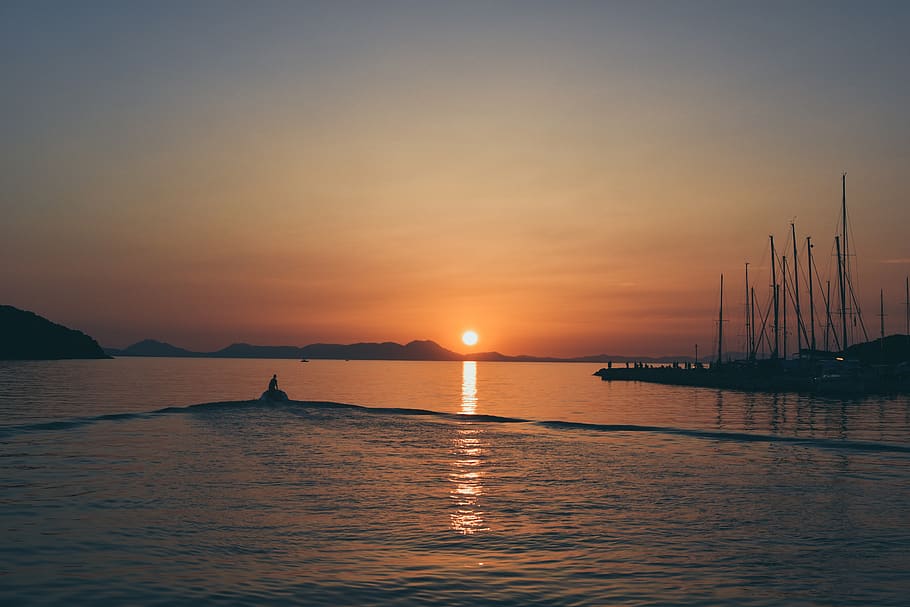 beach, boat, dawn, dusk, ocean, reflection, sea, seascape, seashore HD wallpaper