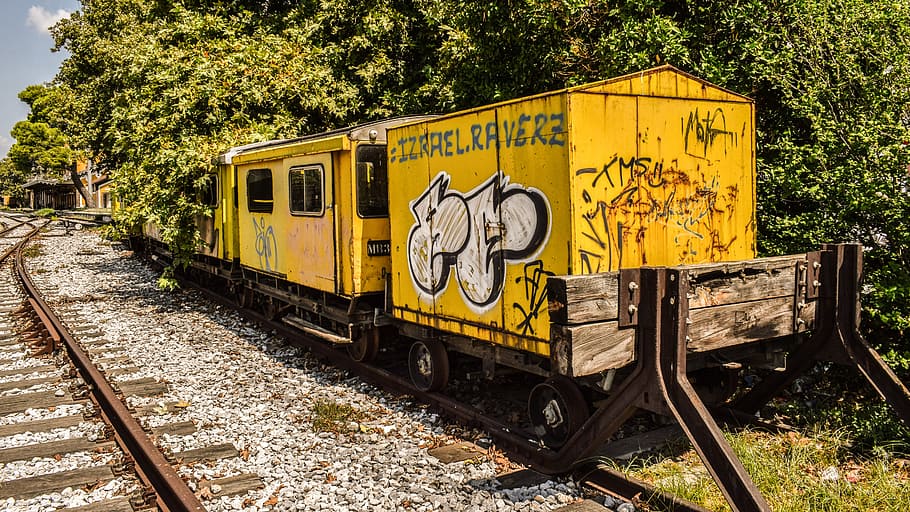 wagons, train, old abandoned, yellow, graffiti, railway, station, HD wallpaper
