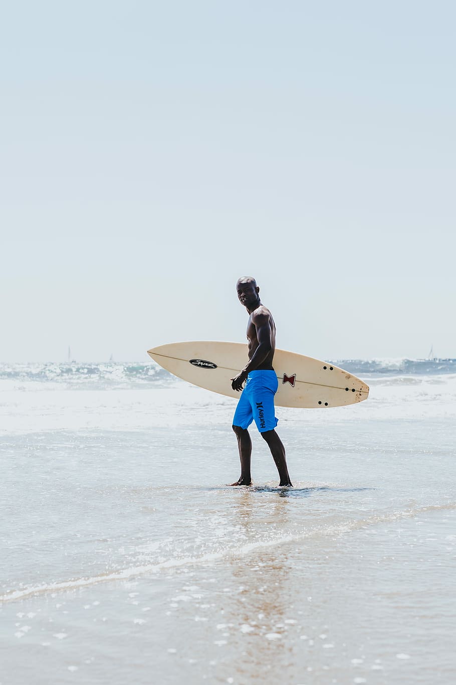 surf board standing