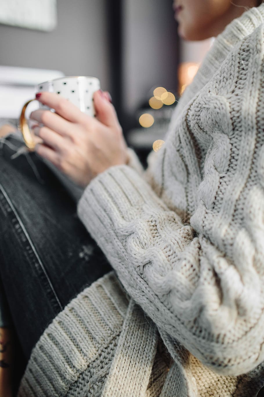 Woman drinking hot tea in her home office, caucasian, computer HD wallpaper