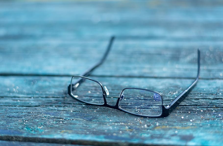 sunglasses, table, eyeglasses, selective focus, no people, close-up HD wallpaper