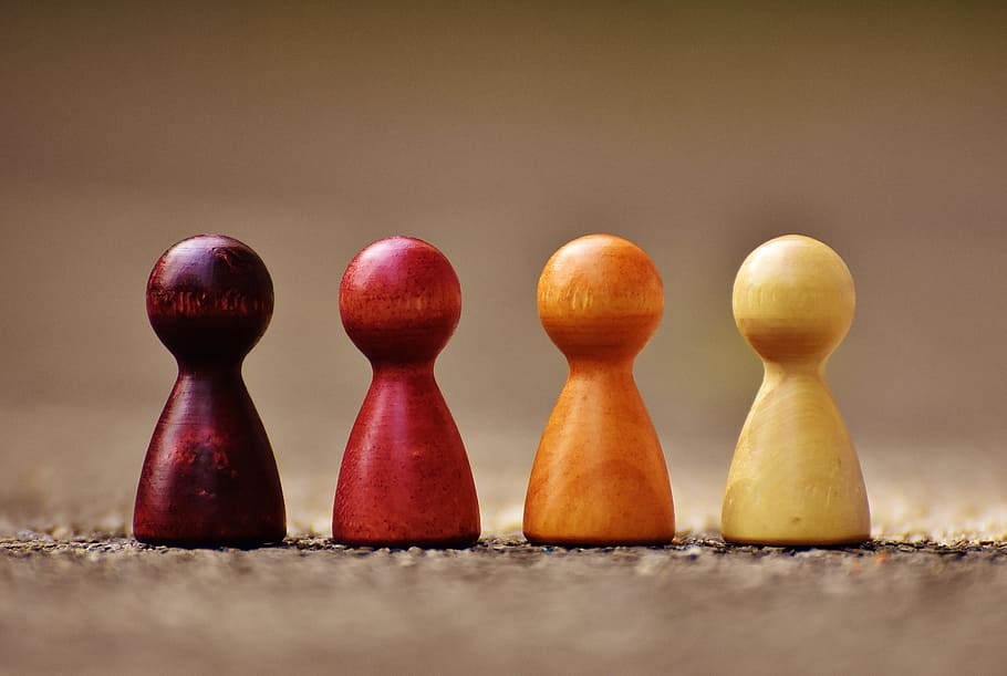 wood, man, close-up view, colorful, battle, board game, challenge HD wallpaper