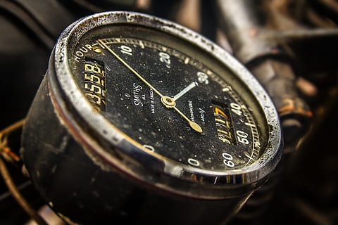 round black analog speedometer closeup photography, analog device displaying at 30 HD wallpaper