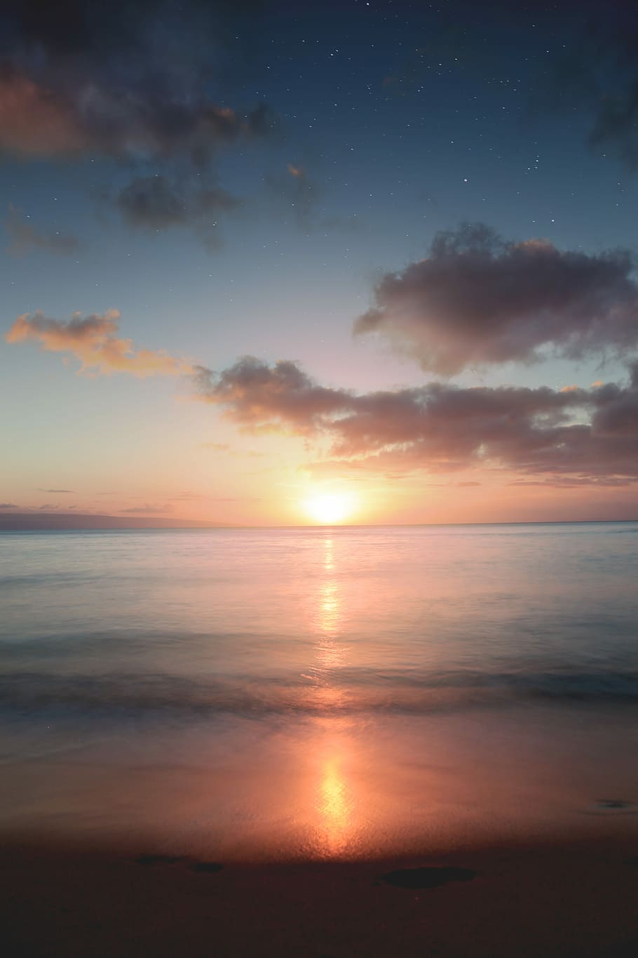 landscape photography of body of water during golden hour, sun on horizon HD wallpaper