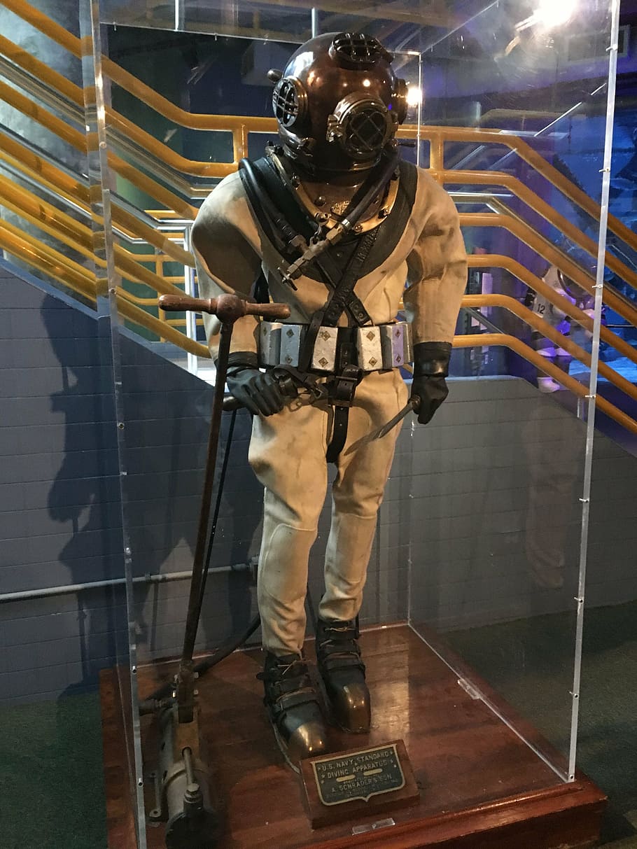 diving, diver, costume, museum, equipment, helmet, indoors HD wallpaper