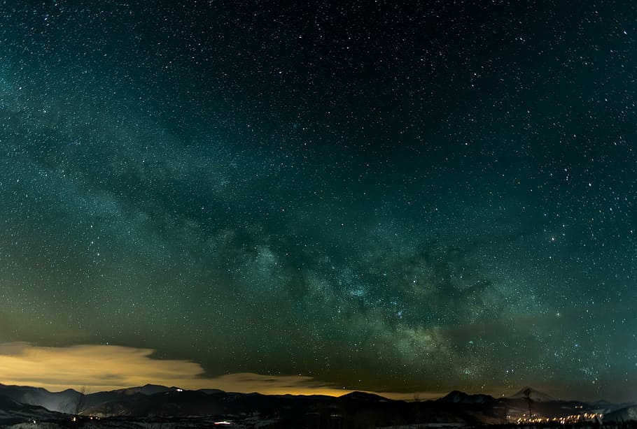 low light photography of starry sky, clouds, mountain, night HD wallpaper