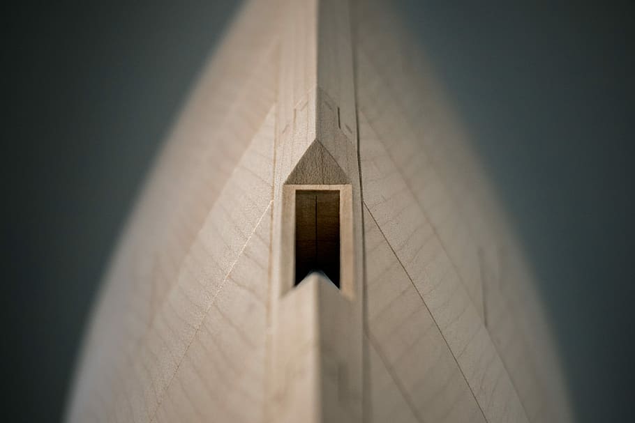 closeup photography of wooden coin bank, aerial photography of brown building roof HD wallpaper