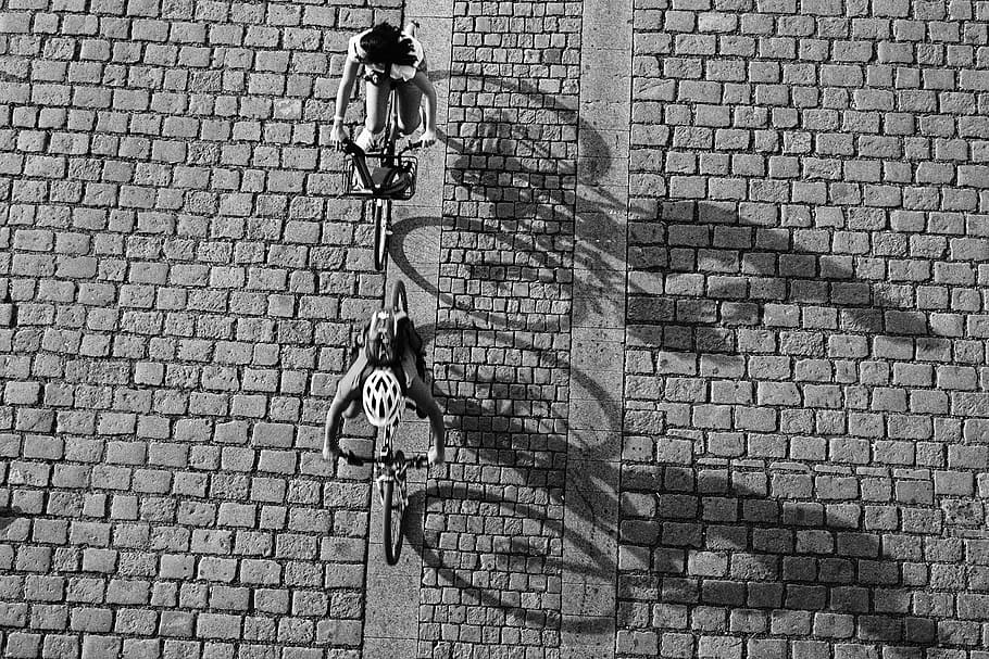 round, shadow, bw, city, full length, real people, street, architecture HD wallpaper