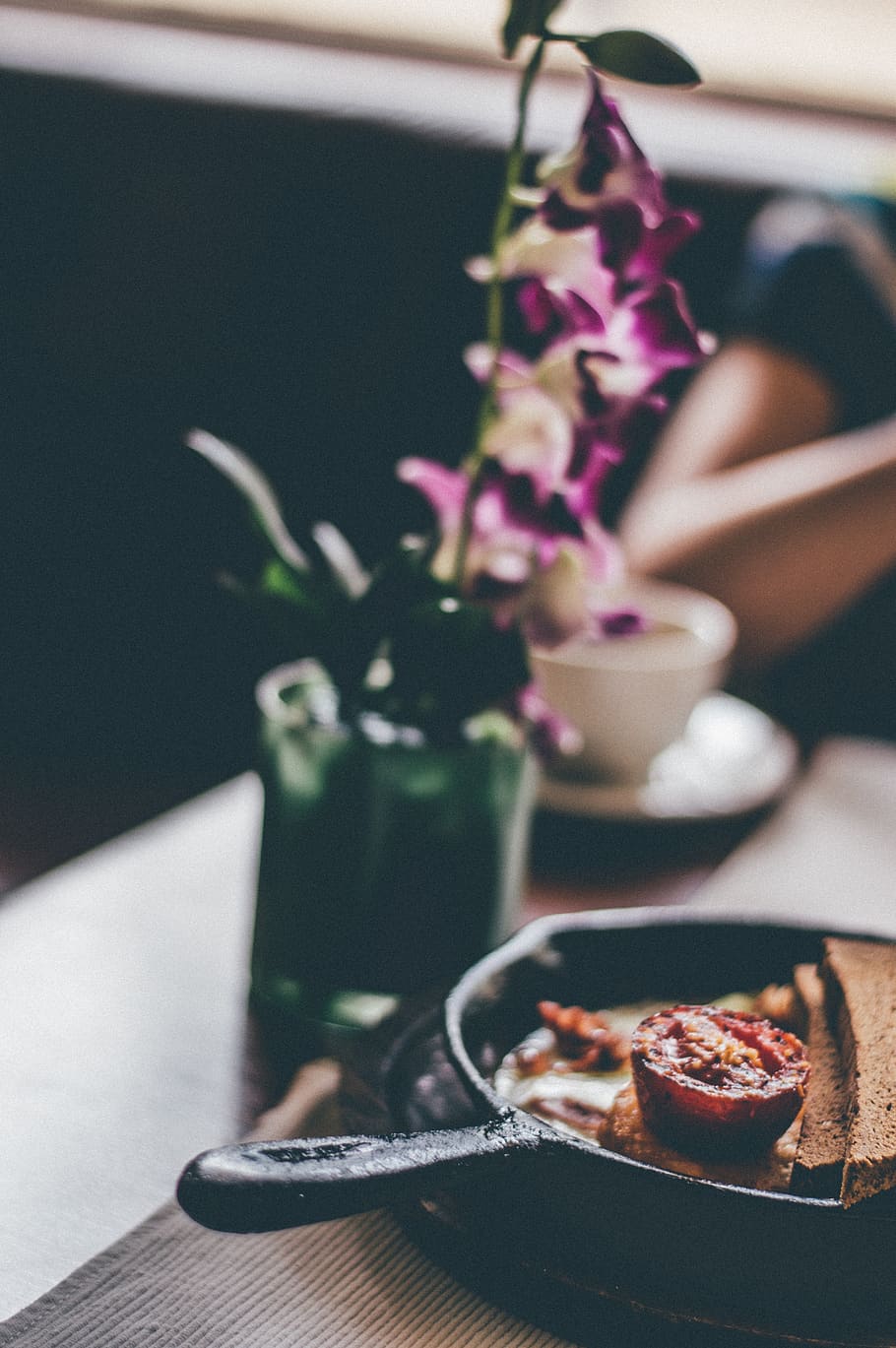 dining, table, food, breakfast, lunch, dinner, bread, blur HD wallpaper