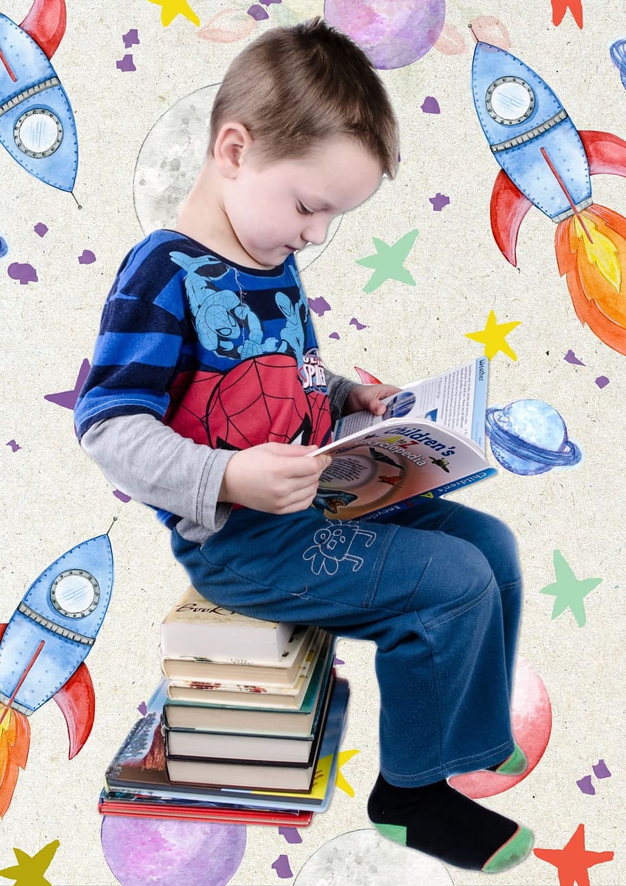 boy sitting on book and reading book, preschool, kindergarten, HD wallpaper