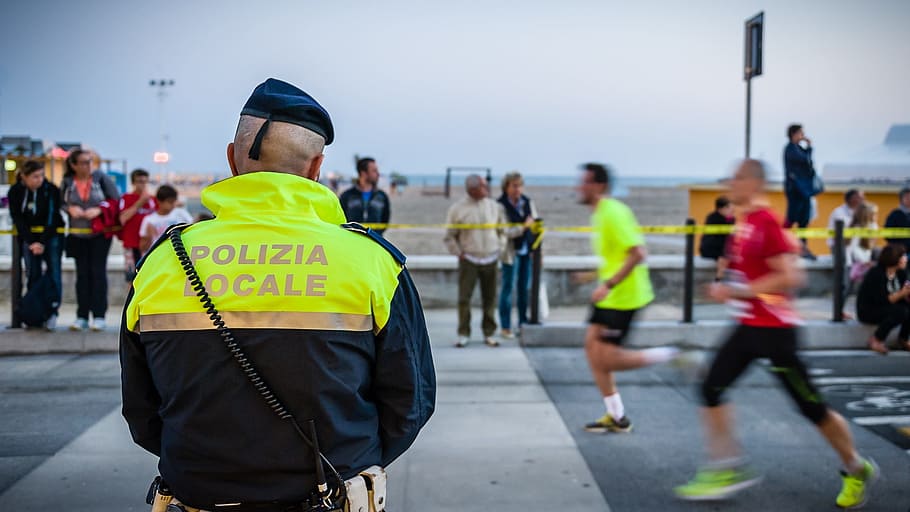 cop, human, road, marathon, race, sport, law, reflective clothing HD wallpaper