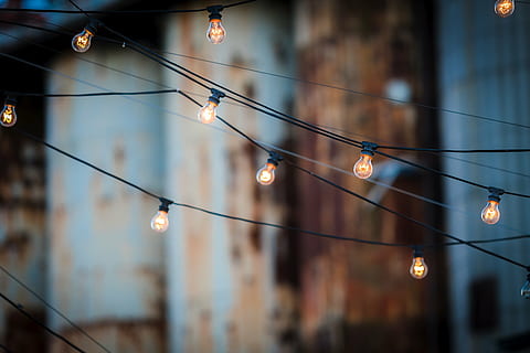 black string lights turn on, light bulbs, wire, hanging, many HD wallpaper