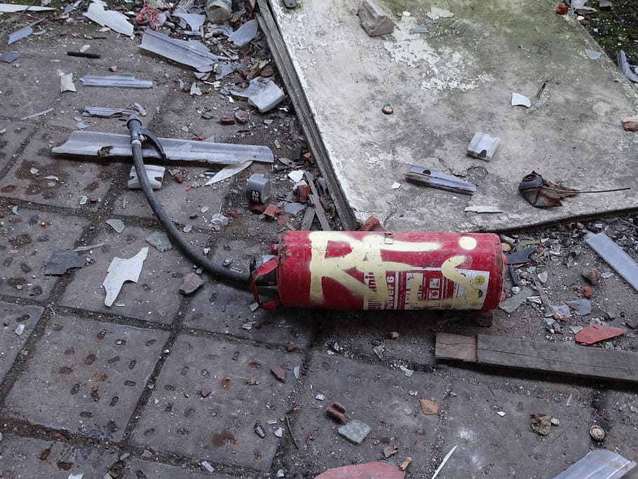 Fire Extinguisher, Old, Defect, red, equipment, antique, dirty HD wallpaper