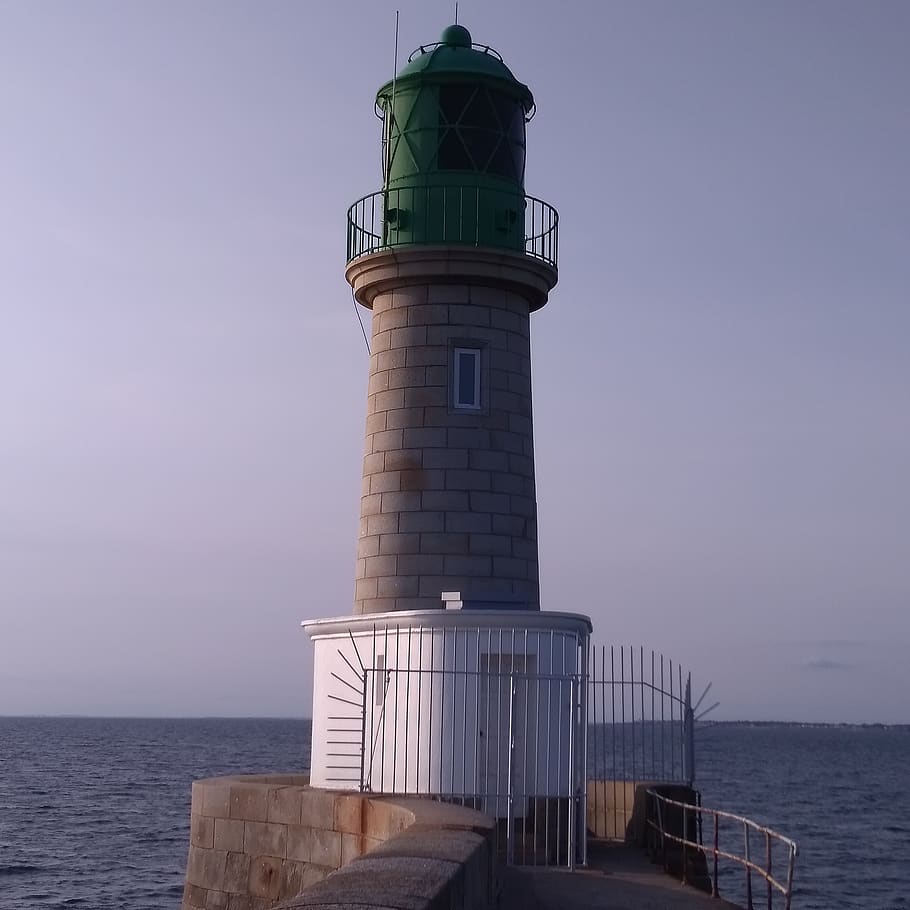 lighthouse, ocean, beach, sky, architecture, sea, water, built structure HD wallpaper