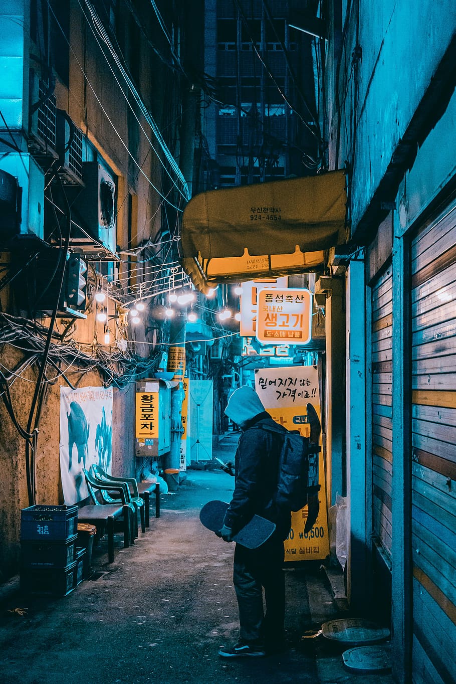 SKATE: Seoul, man holding skateboard near building, city, street, HD wallpaper