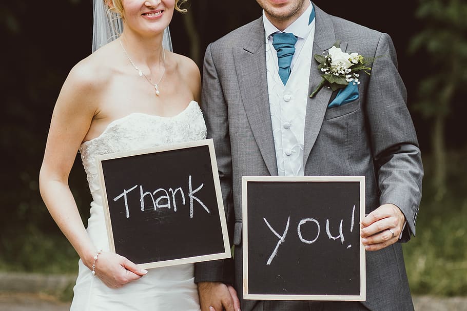 photo of bridge and groom, couple holding thank you boards, sign HD wallpaper