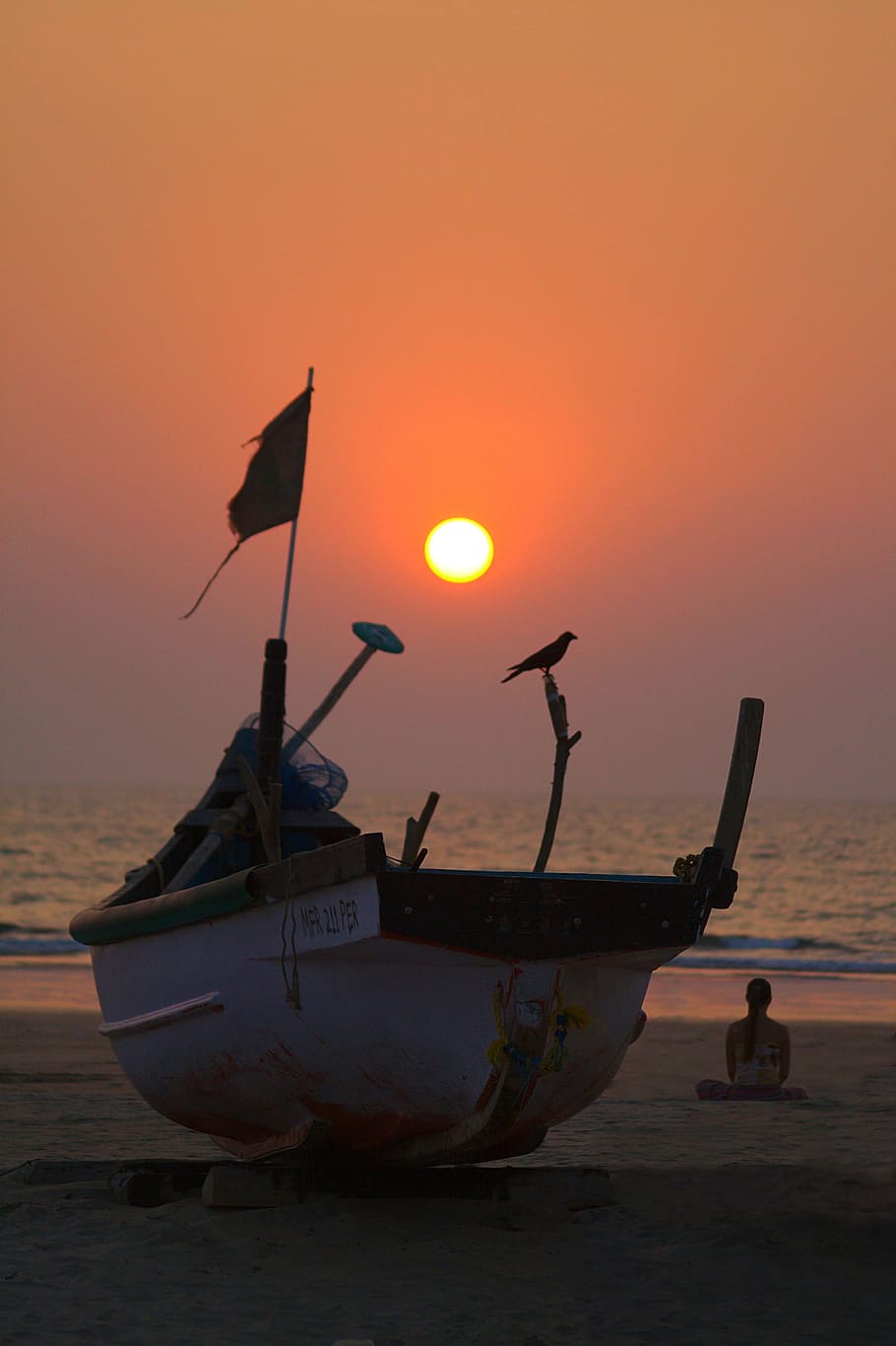 Sunset, Ocean, Boat, Beach, Girl, meditation, yoga, india, bird, HD wallpaper