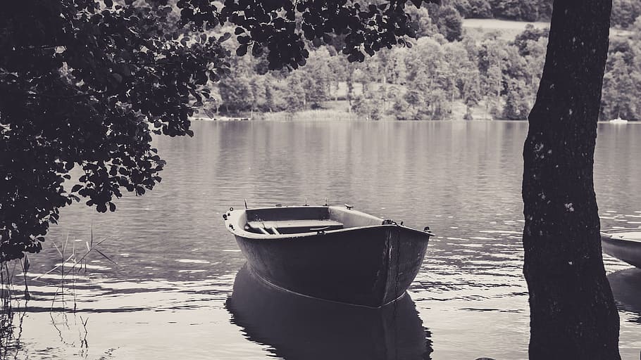 grayscale photography of Jon boat, rowing boat, ilmen lake, swim