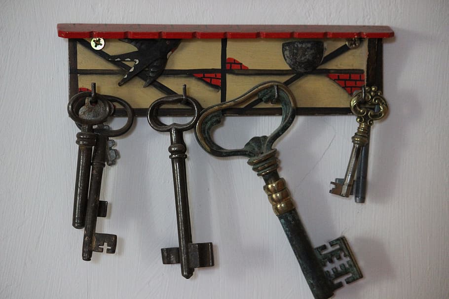 old key, historically, keys, rusty, antique, weapon, gun, indoors HD wallpaper