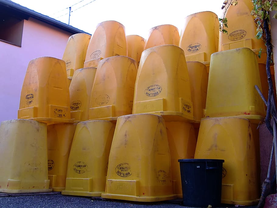 vintage, container, tons, bütt, empty, stock, stacked, yellow HD wallpaper
