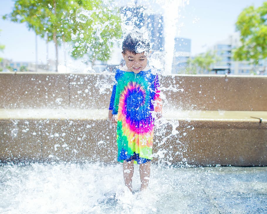 boy playing with water, fountain, people, kid, swimming, child, HD wallpaper