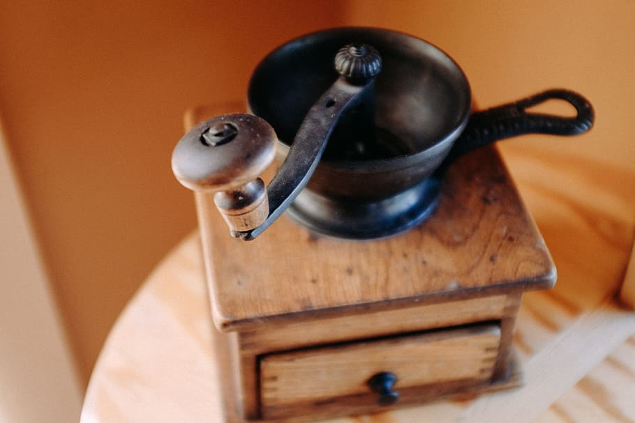 Coffee grinder, objects, old-fashioned, antique, wood - Material HD wallpaper
