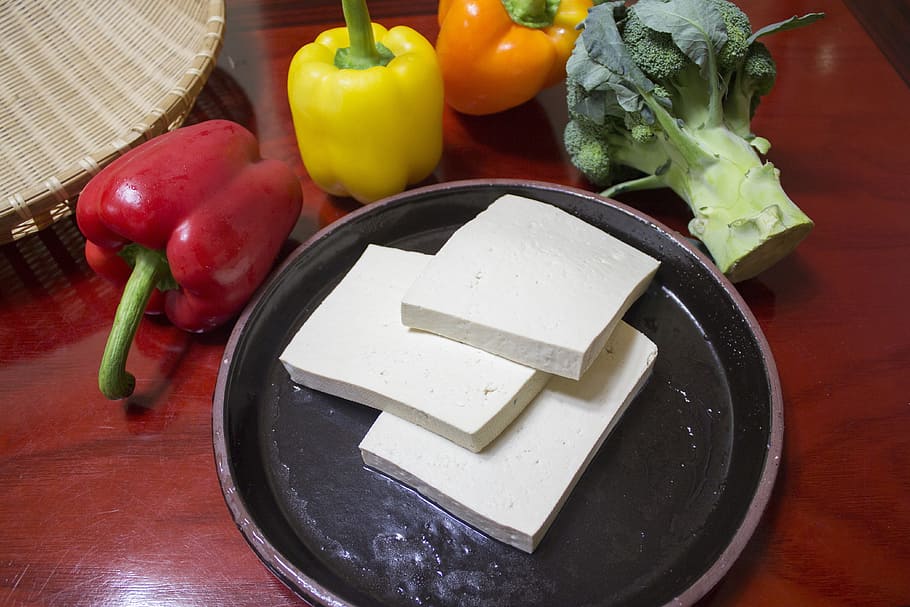 slices of tofu with bell peppers, slice the tofu, cut a part conveyance, HD wallpaper