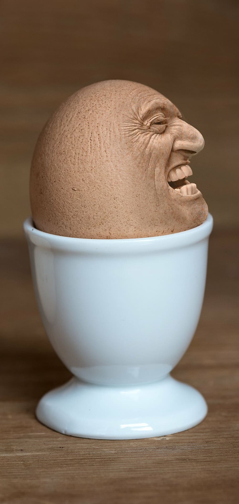 Donald Trump egg on a footed cup, iman, face, egg face, egg cups HD wallpaper