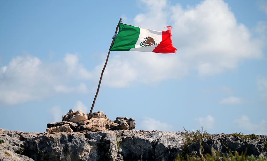 Premium Photo  4k high resolution mexico flag wallpaper background  realistic 3d rendering 186