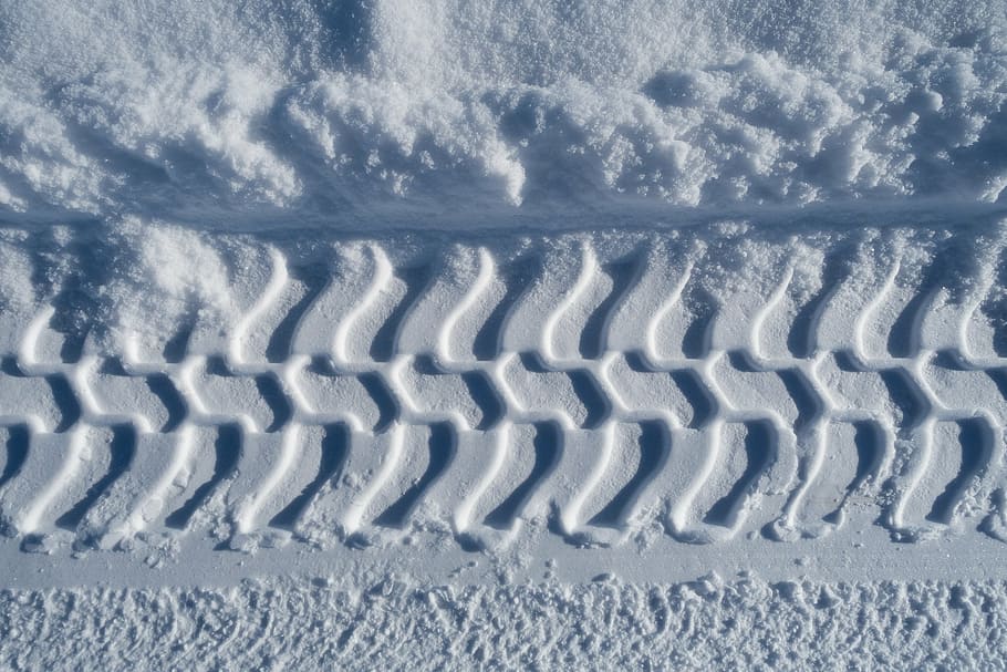 photography of vehicle tire track, trace, snow, white, sunny HD wallpaper