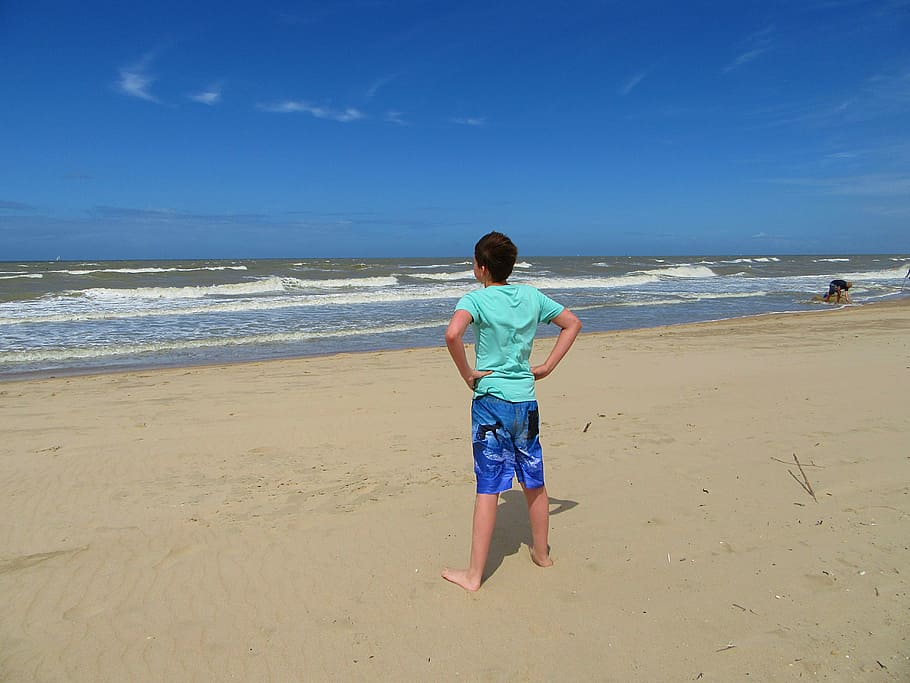 Boy, Sea, Beach, Beach, Sand, Wind, Child, waves, blue, watch HD wallpaper