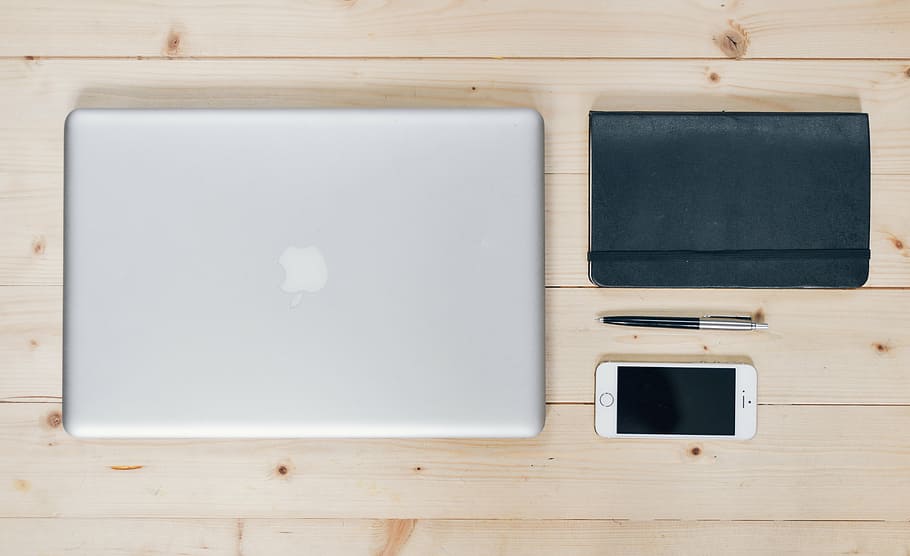 silver MacBook with iPhone 5s and click pen, desk, workplace HD wallpaper