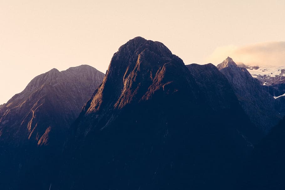 mountain under clear sky during daytime, mountains, peaks, summit HD wallpaper
