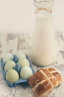 Breakfast eggs, bun, buns, milk, morning, food, freshness, flour HD wallpaper