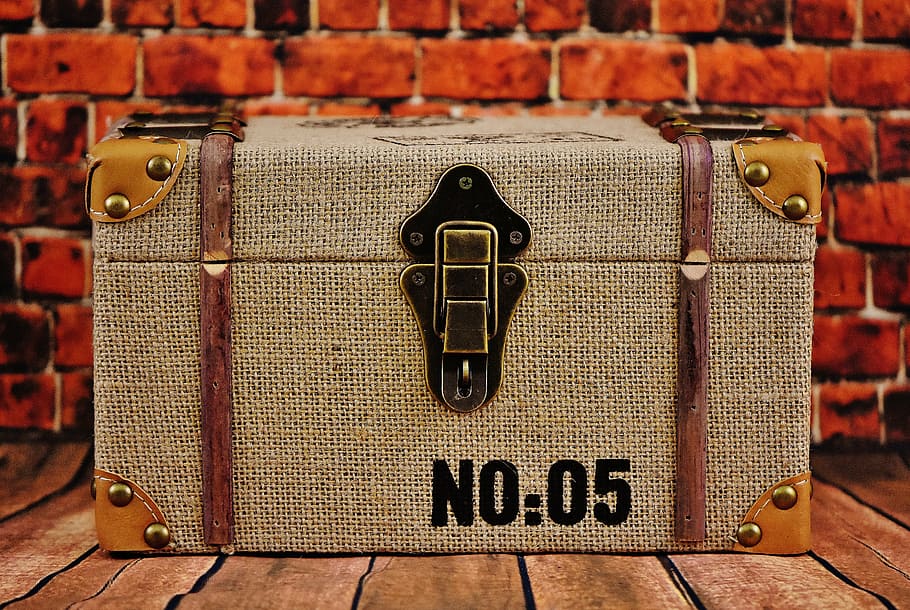 brown No.05 box, chest, closure, fitting, ornament, casket HD wallpaper