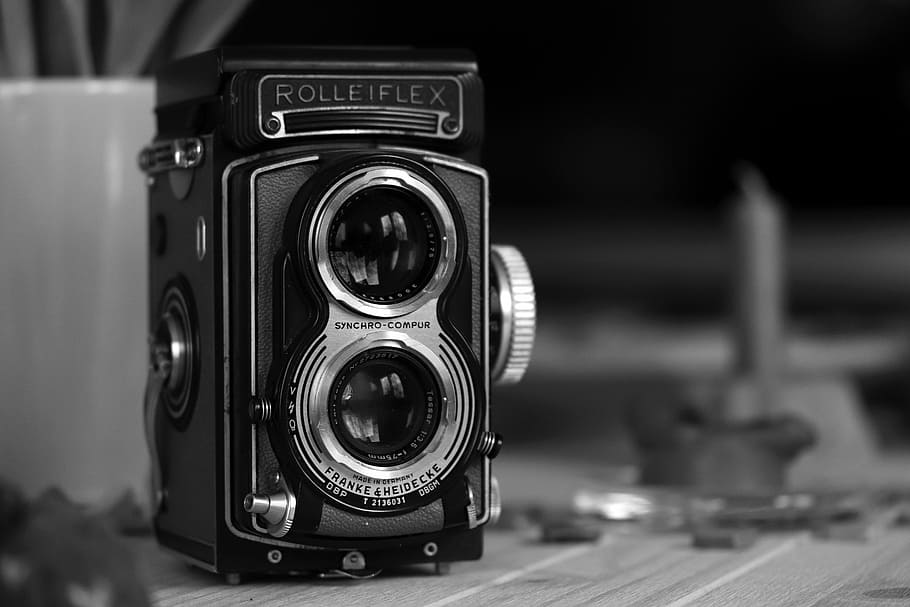 grayscale photography of vintage black camera, grayscale photo of digital camera