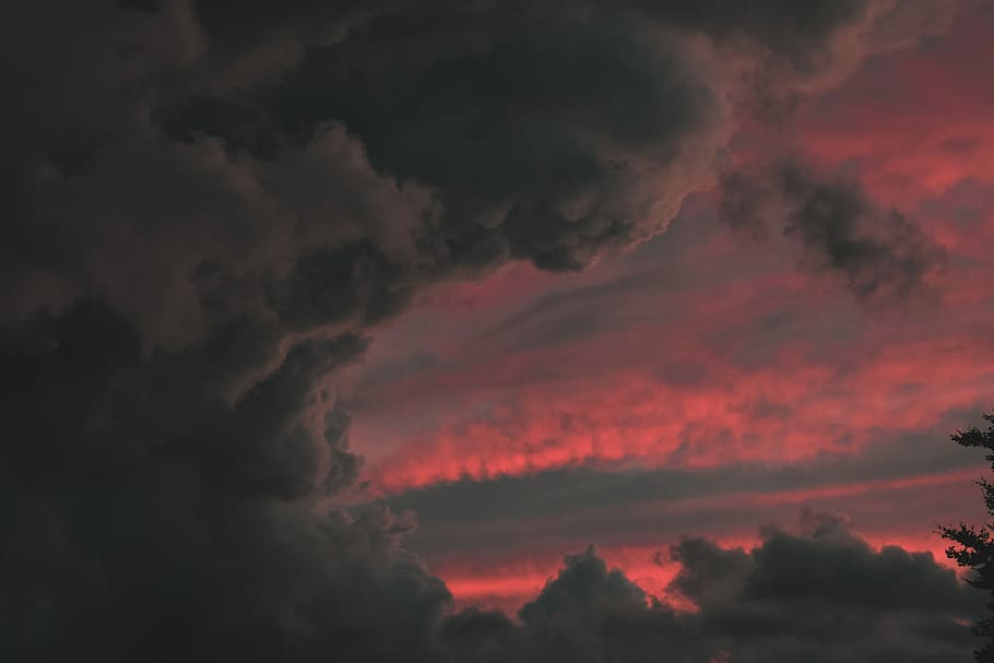 time-lapse photography of gray clouds, dark clouds with rays of sunset HD wallpaper