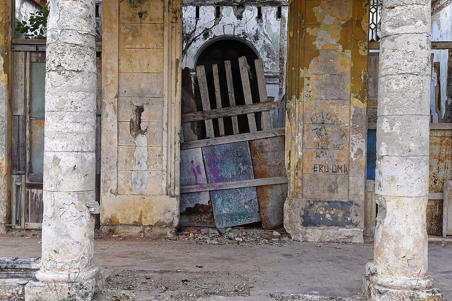 photography of concrete posts, Cuba, Havana, Facade, Old, leave HD wallpaper
