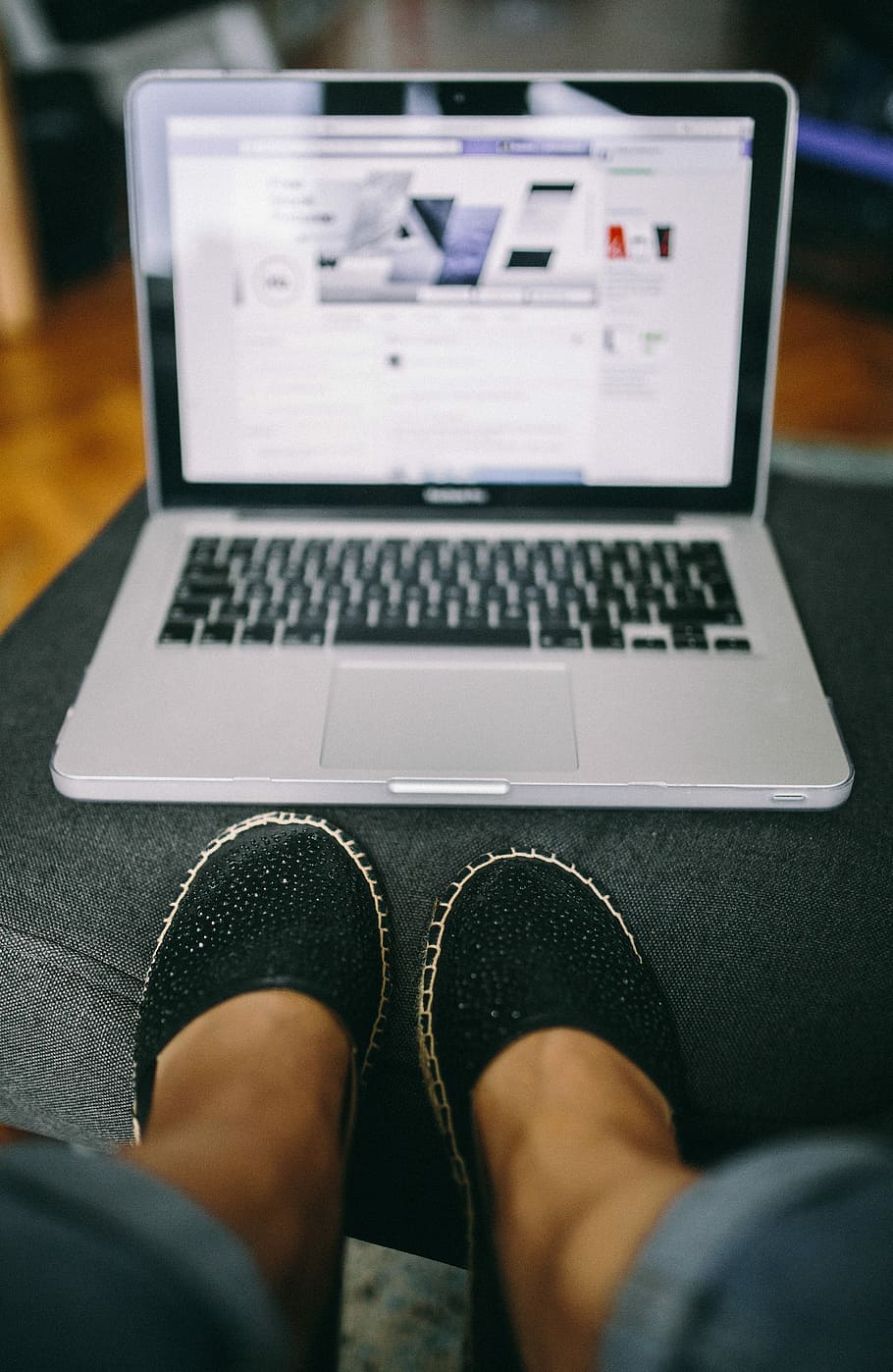 Closeup view of Macbook Keyboard, girl, tech, apple macbook, technology HD wallpaper