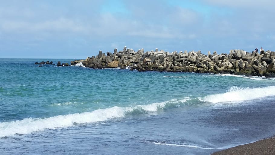 beach, waves, sea, water, land, beauty in nature, sky, rock HD wallpaper