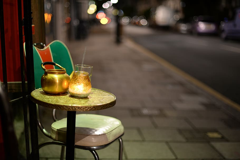 selective focus photography of teapot placed on cocktail table HD wallpaper
