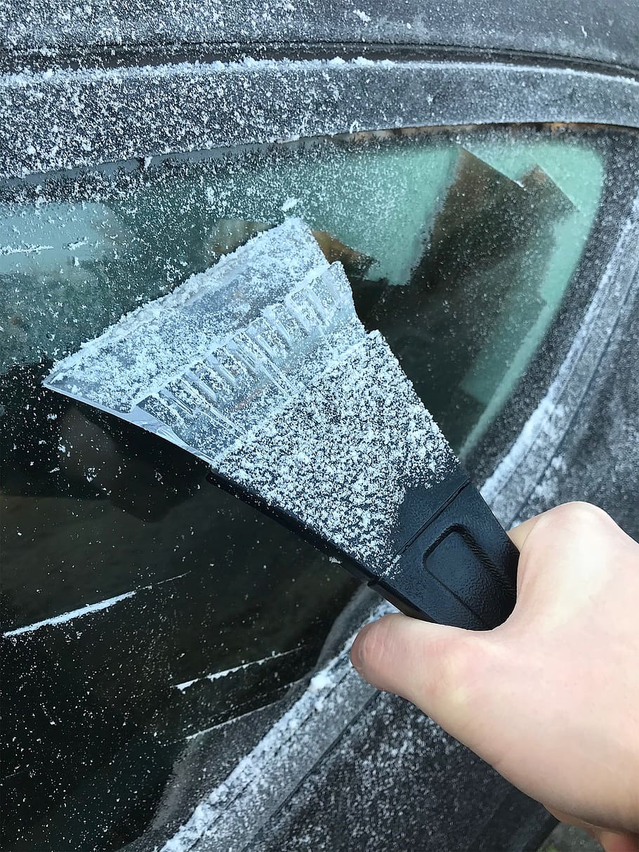 ice, ice scraper, winter, cold, frost scrape, one person, real people HD wallpaper