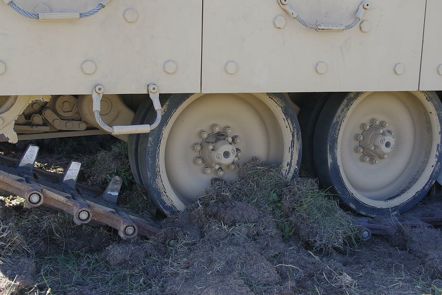 tank, tread, dirt, wheels, stuck, transportation, mode of transportation HD wallpaper