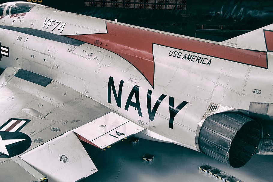 Image of an old US Navy Fighter Jet captured at Duxford Air Museum in England HD wallpaper