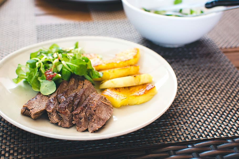 Roastbeef with grilled pineapple and greens, grilling, healthy, HD wallpaper