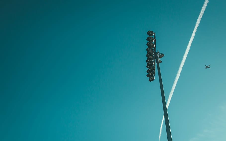 blue, sky, airplane, contrails, travel, transportation, lamp posts HD wallpaper