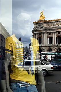 reflections, mirror effect, mannequin, mode, store, old building HD wallpaper