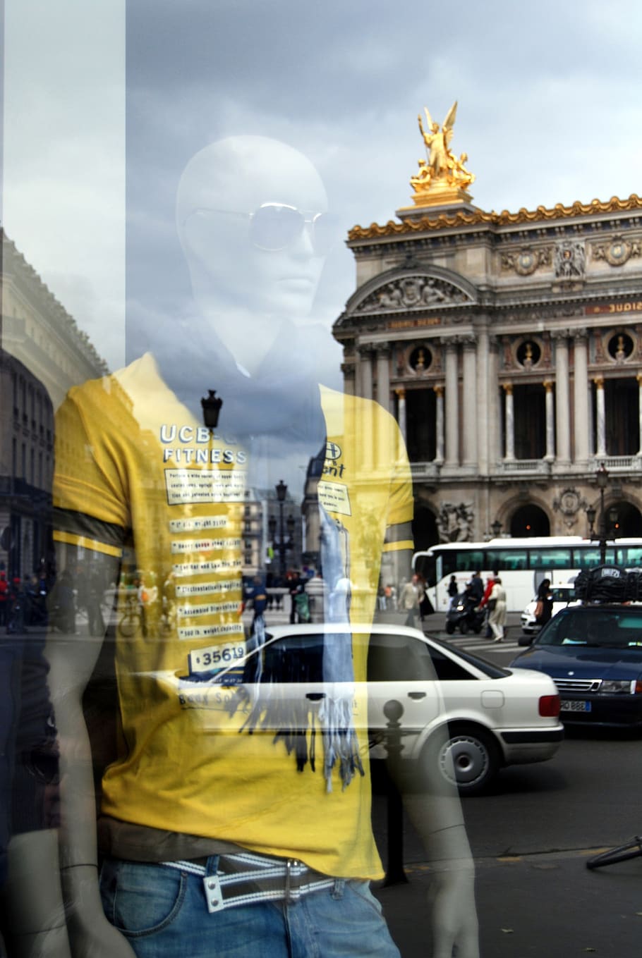 reflections, mirror effect, mannequin, mode, store, old building HD wallpaper