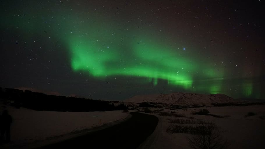 aurora lights, green, atmosphere, sky, stars, road, path, night HD wallpaper
