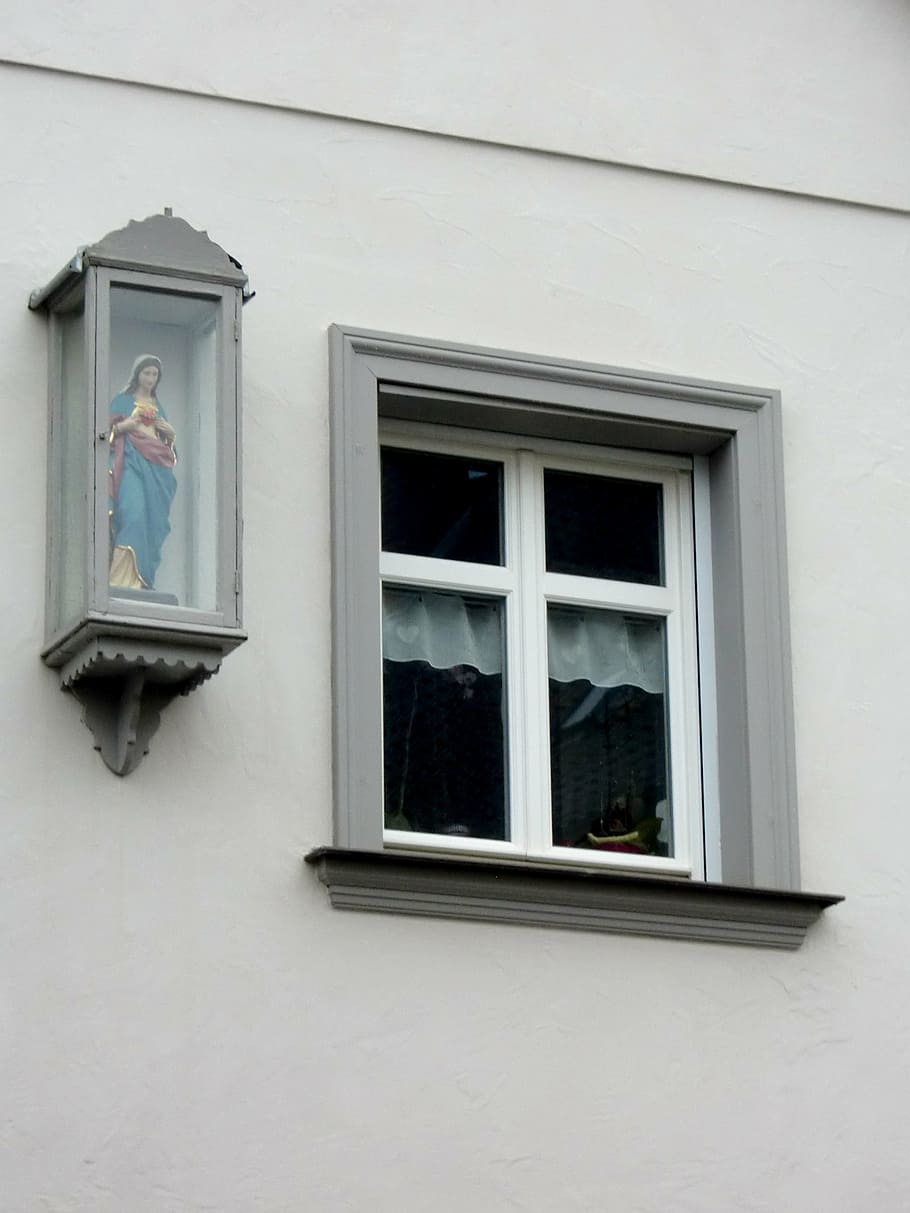 tabernacle, statue, window, still life, facade, architecture